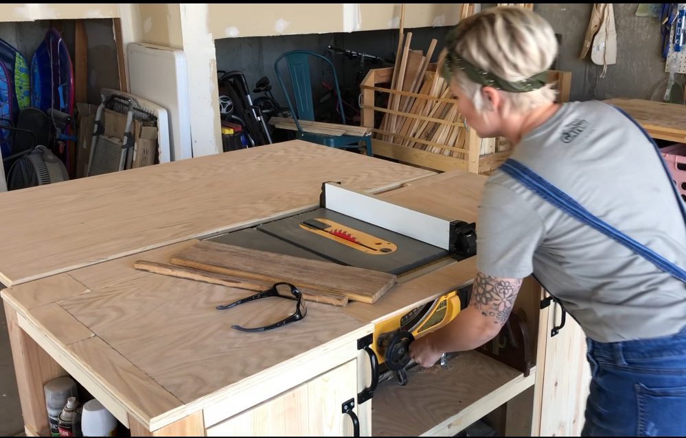 Table Saw Stand  Overalls & Power Saws